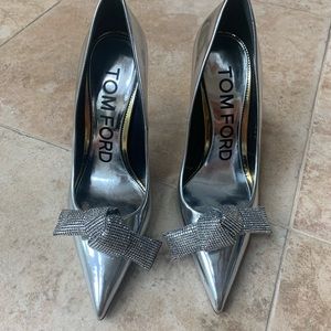Tom Ford Metallic Crystal Bow pumps 38